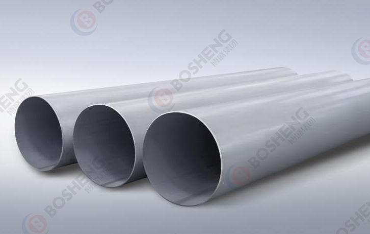 Stainless steel seamless pipes for industrial fluid transportation